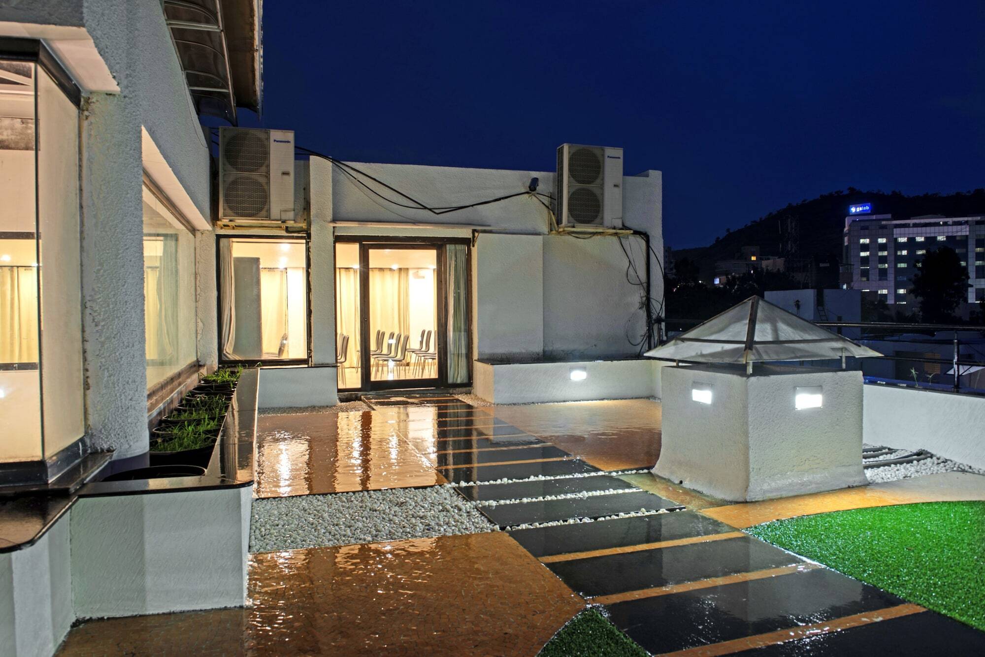Hotel Mint Montvert Baner Pune Ngoại thất bức ảnh
